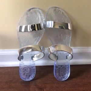 SUPER CUTE CLEAR SLIP ON SANDALS!